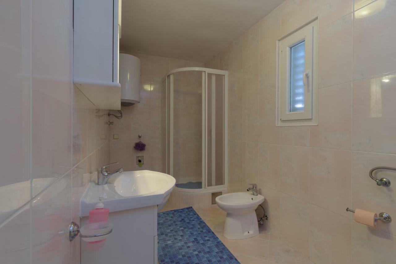 Rooms Mirjana - Centre Of Trogir Exterior photo