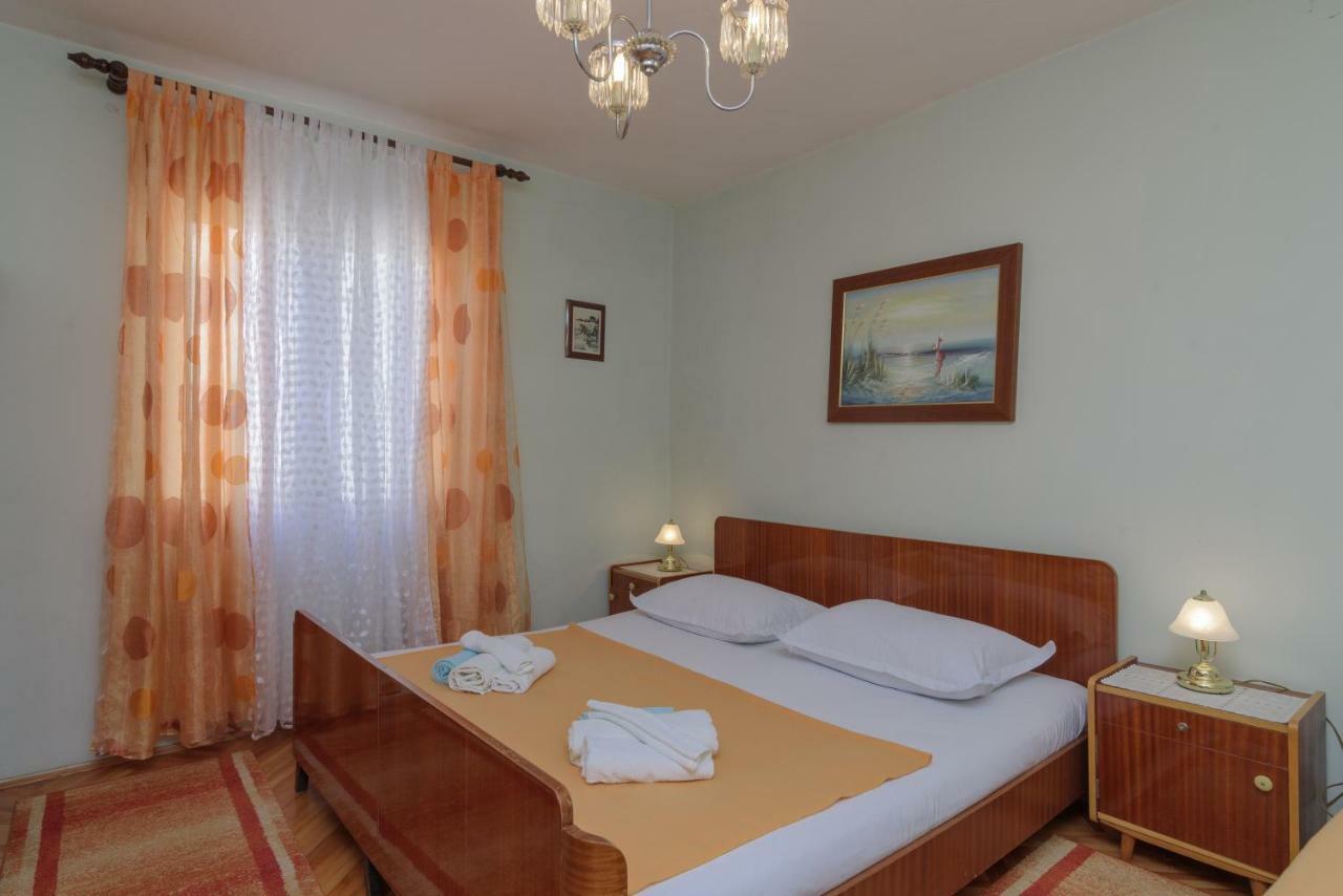 Rooms Mirjana - Centre Of Trogir Exterior photo